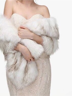 Amazon Cream Faux Fur Bridal Wrap Shrug NWT